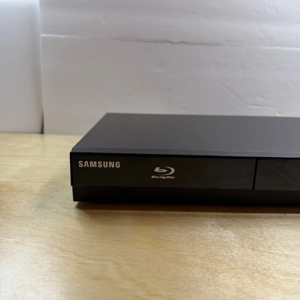 Samsung Home Theater HT-EM35 DVD/Blu-ray Player HDMI Anynet+ Main Unit No Remote